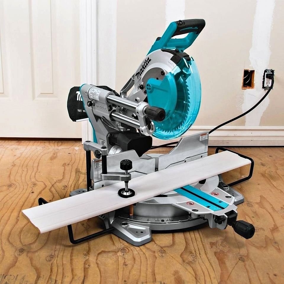 Makita Slide Compound Miter Saw Blue, 260 mm