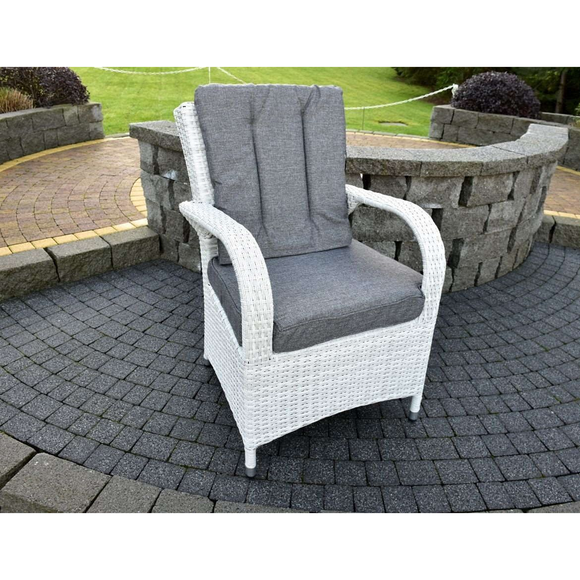 Treviso rectangular table with two 2-seater sofas and 2 chairs